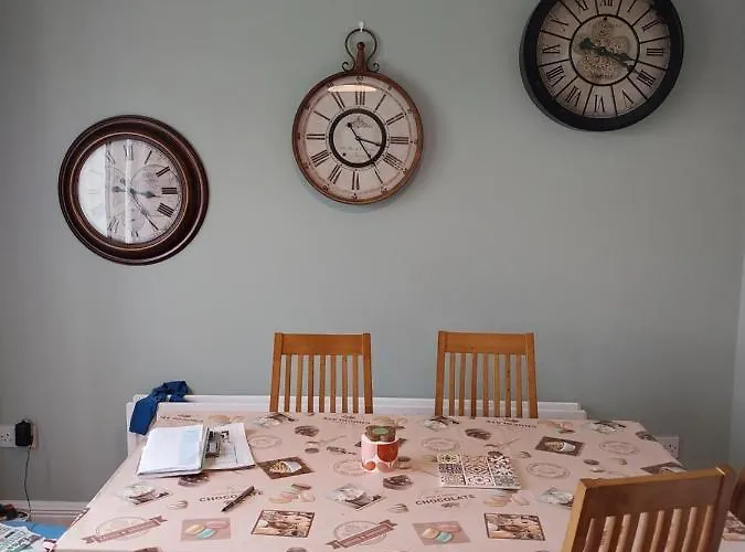 1 Cartrun Breac N39d7h6 Opposite Rugby Club - The Yellow Door Alojamento de Acomodação e Pequeno-almoço Longford